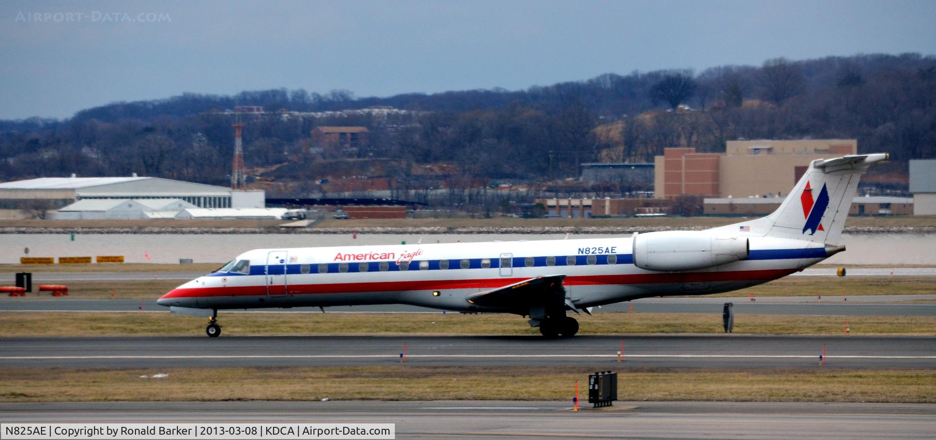 N825AE, 2002 Embraer ERJ-140LR (EMB-135KL) C/N 145589, Landing roll DCA