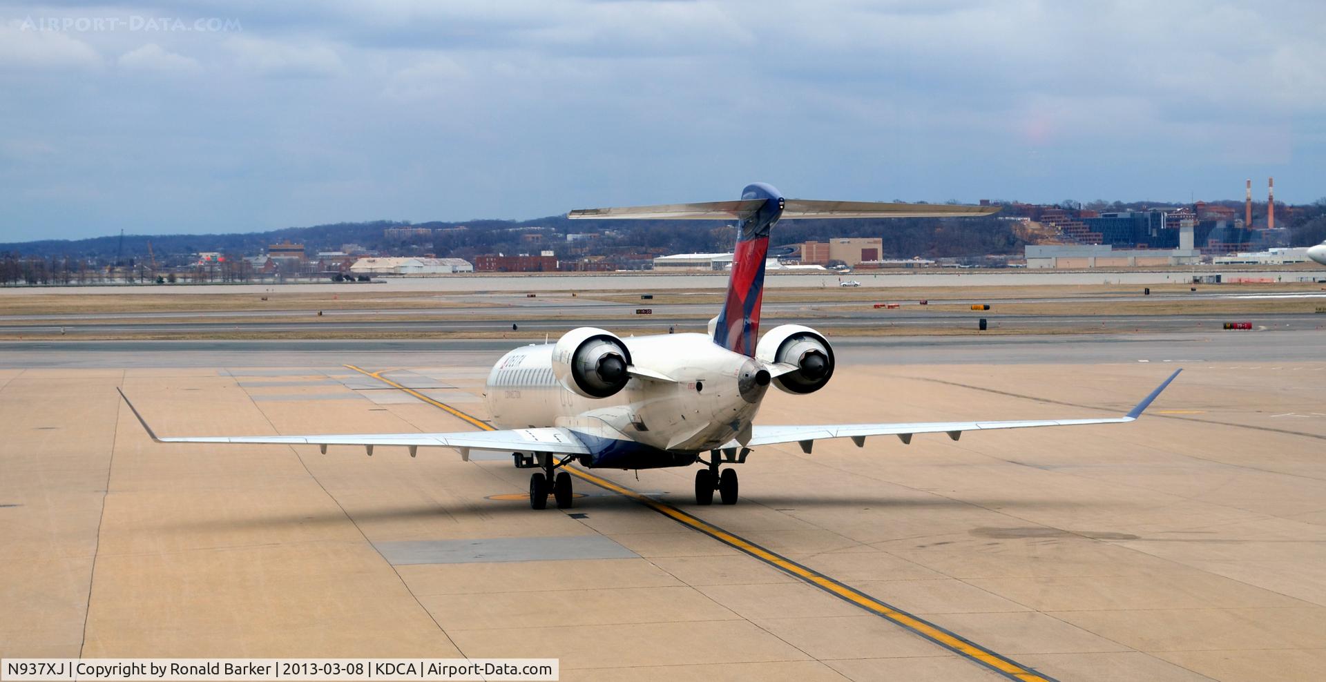 N937XJ, 2008 Bombardier CRJ-900ER (CL-600-2D24) C/N 15210, Taxi DCA