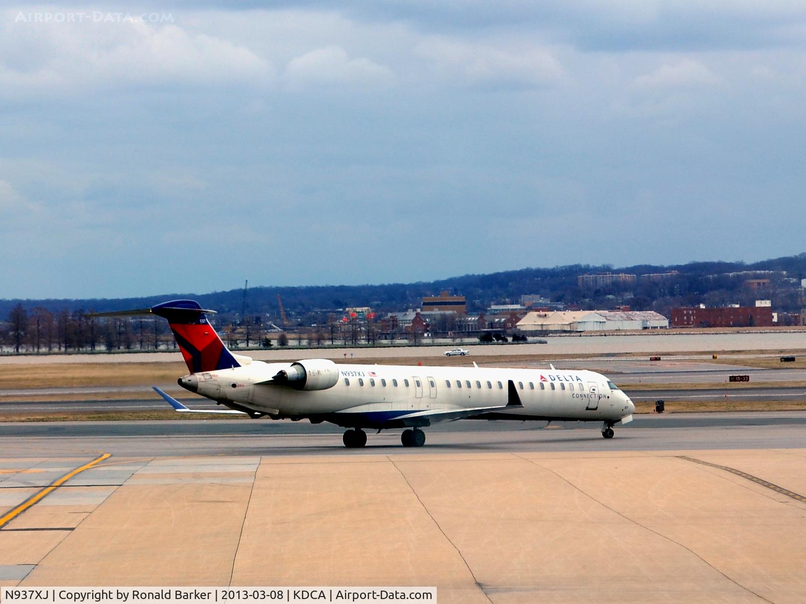 N937XJ, 2008 Bombardier CRJ-900ER (CL-600-2D24) C/N 15210, Taxi DCA