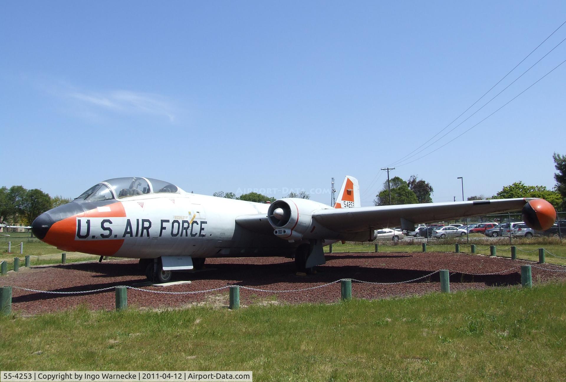 55-4253, 1955 Martin B-57E Canberra C/N 355, Martin EB-57E Canberra at the Castle Air Museum, Atwater CA