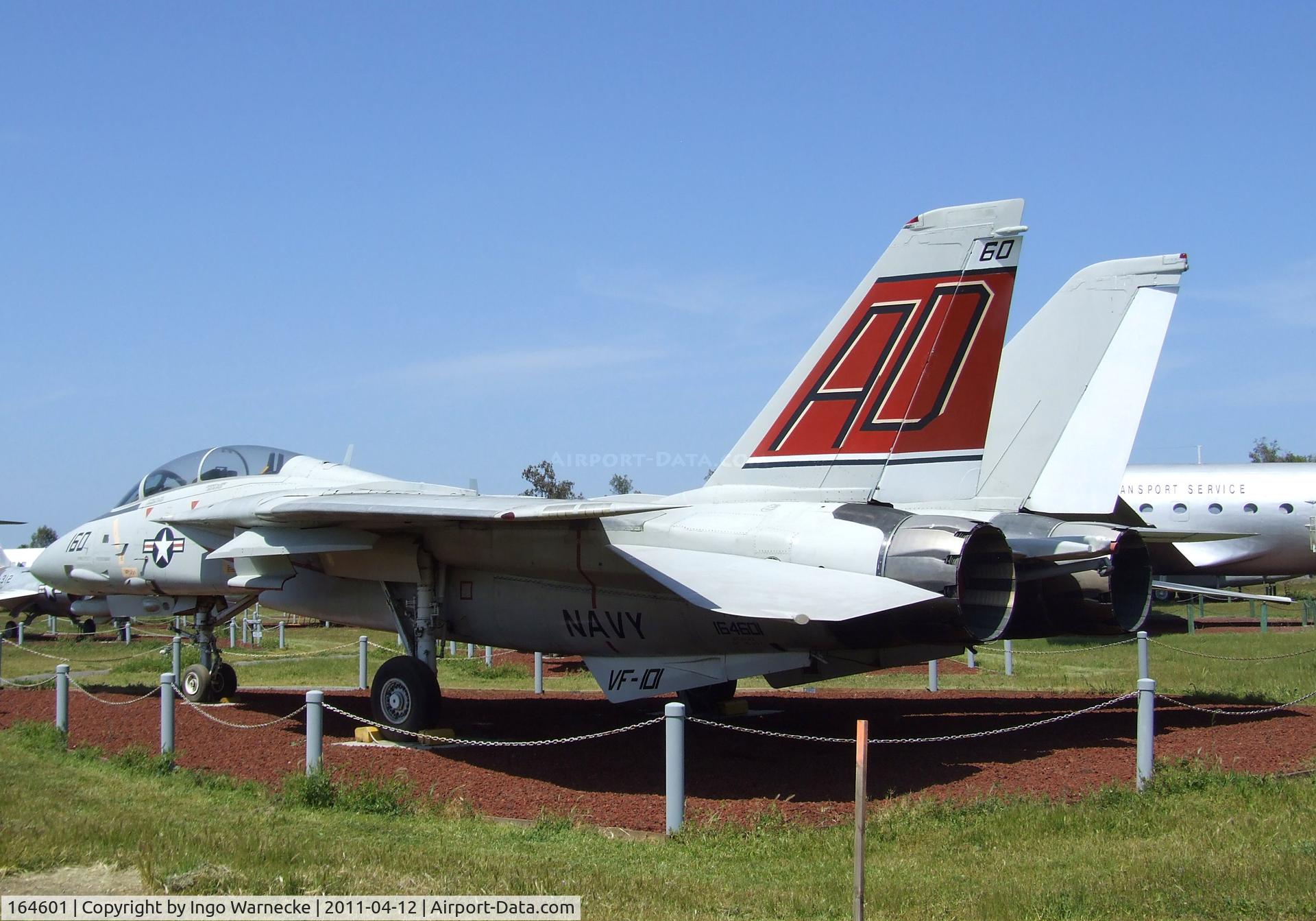 164601, Grumman F-14D Tomcat C/N 629, Grumman F-14D Tomcat at the Castle Air Museum, Atwater CA