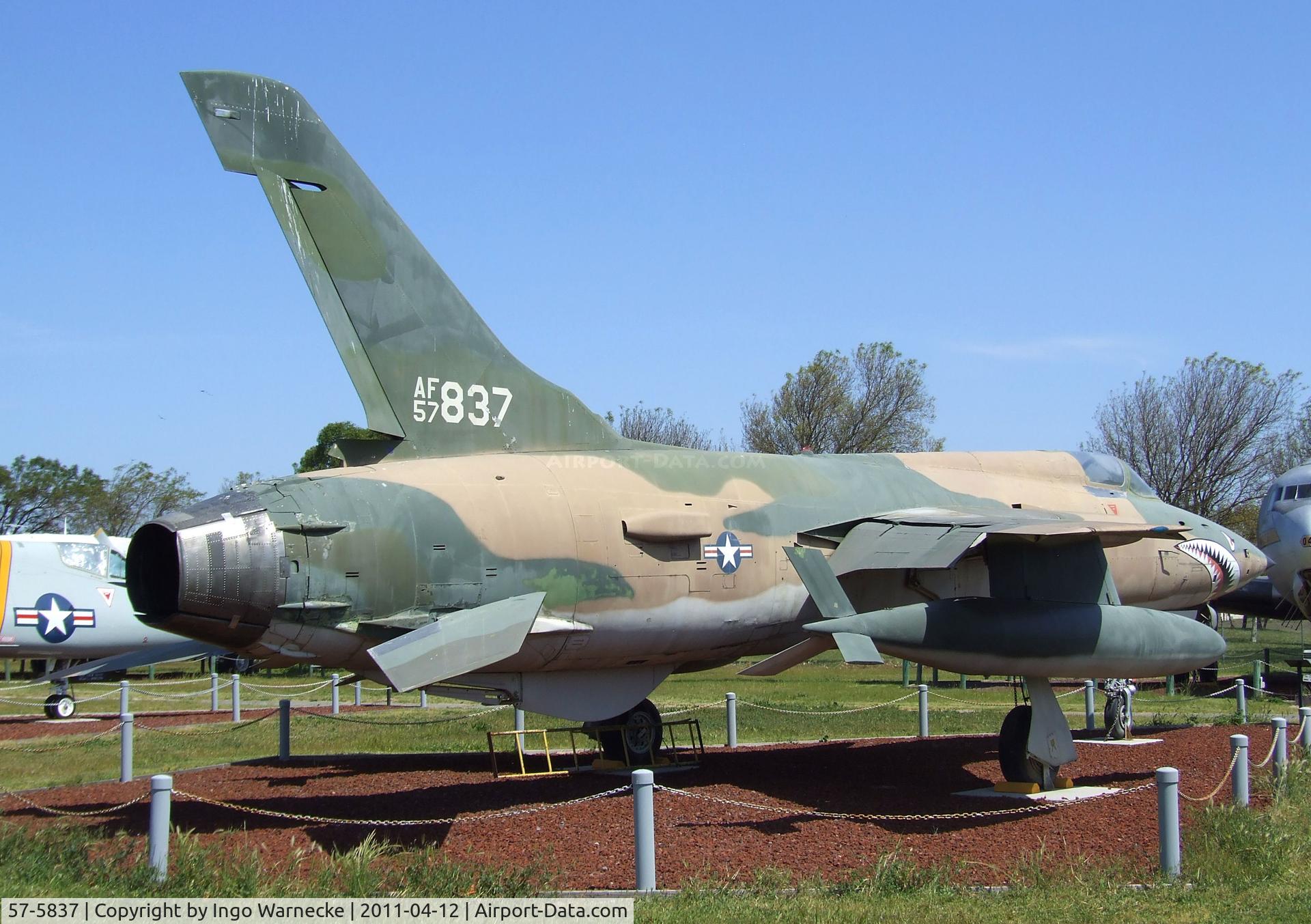57-5837, 1957 Republic F-105B Thunderchief C/N B74, Republic F-105B Thunderchief at the Castle Air Museum, Atwater CA