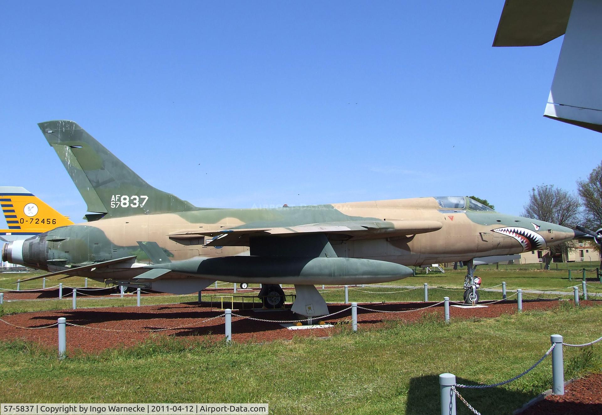 57-5837, 1957 Republic F-105B Thunderchief C/N B74, Republic F-105B Thunderchief at the Castle Air Museum, Atwater CA