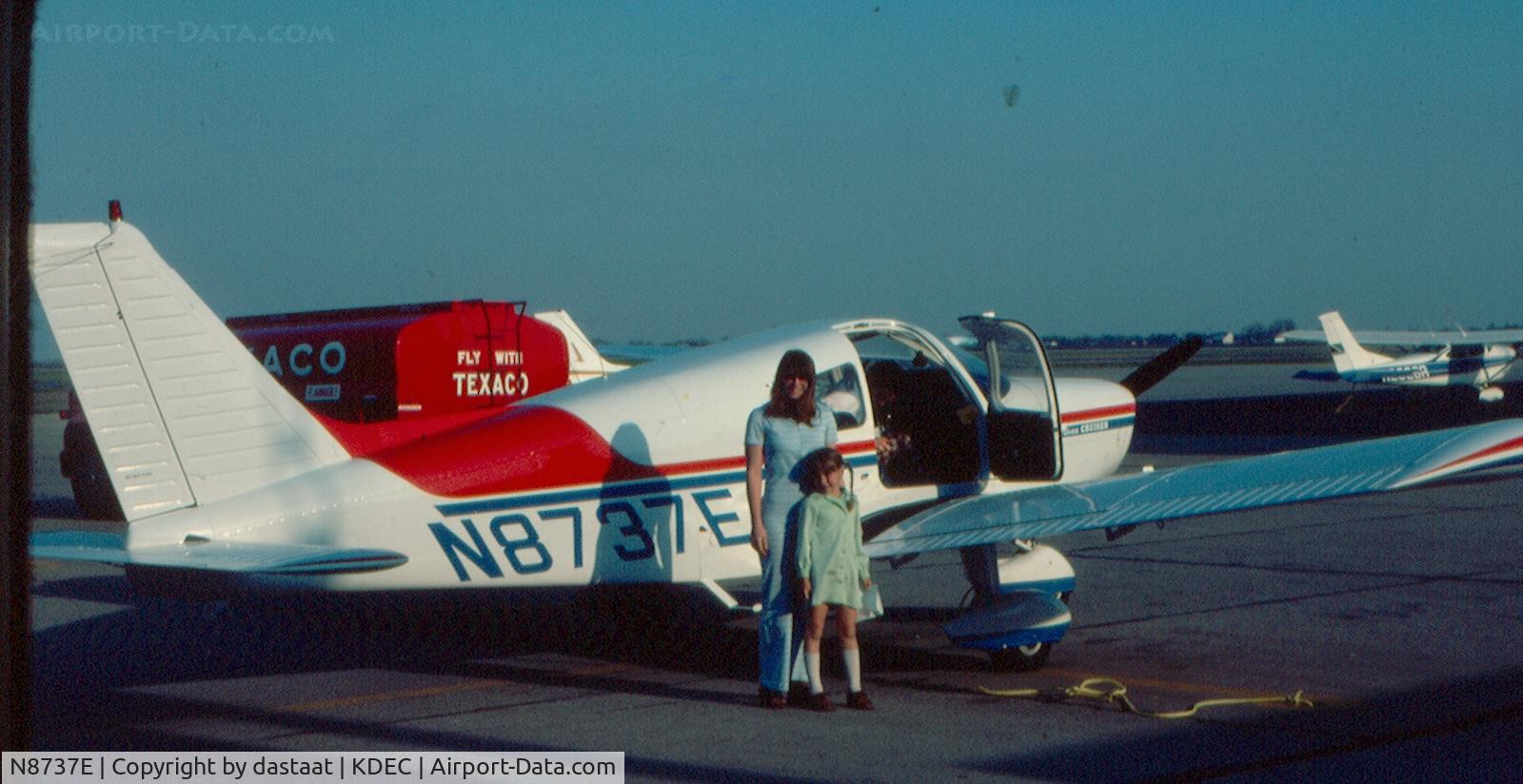 N8737E, 1976 Piper PA-28-140 Cherokee Cruiser C/N 28-7625152, DEC 1970's