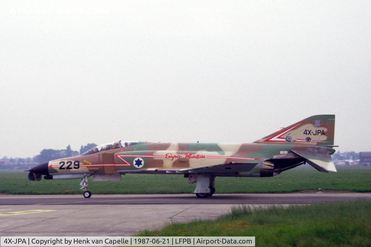 4X-JPA, McDonnell Douglas F-4E Super Phantom C/N 2594, The only example of the IAI modified F-4E Super Phantom, also known as Phantom 2000 Kurnass, at Le Bourget, Paris.