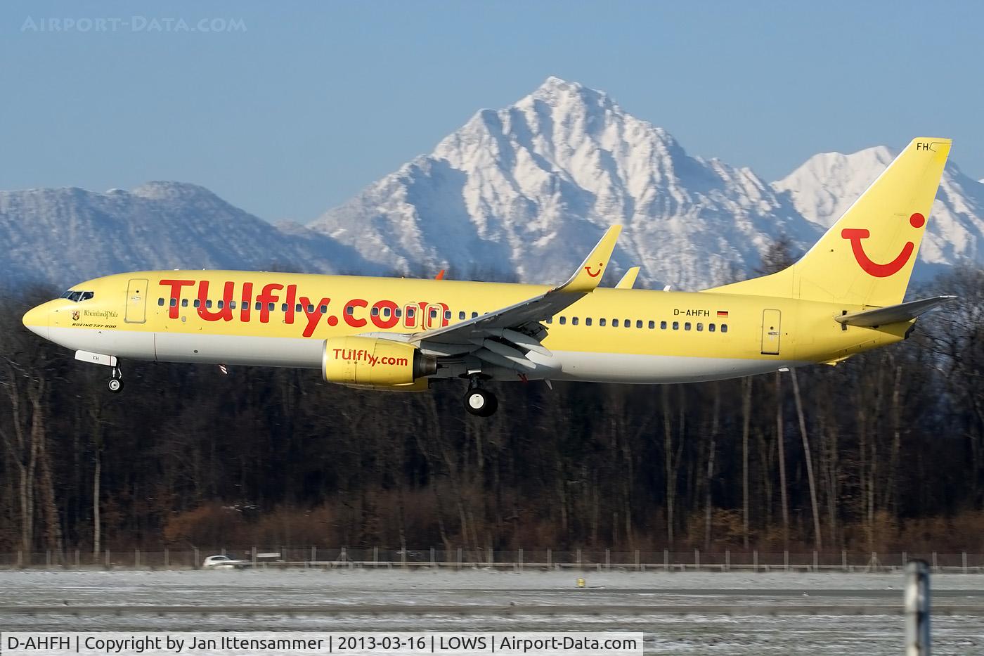 D-AHFH, 1999 Boeing 737-8K5 C/N 27983, d-ahfh @ lows