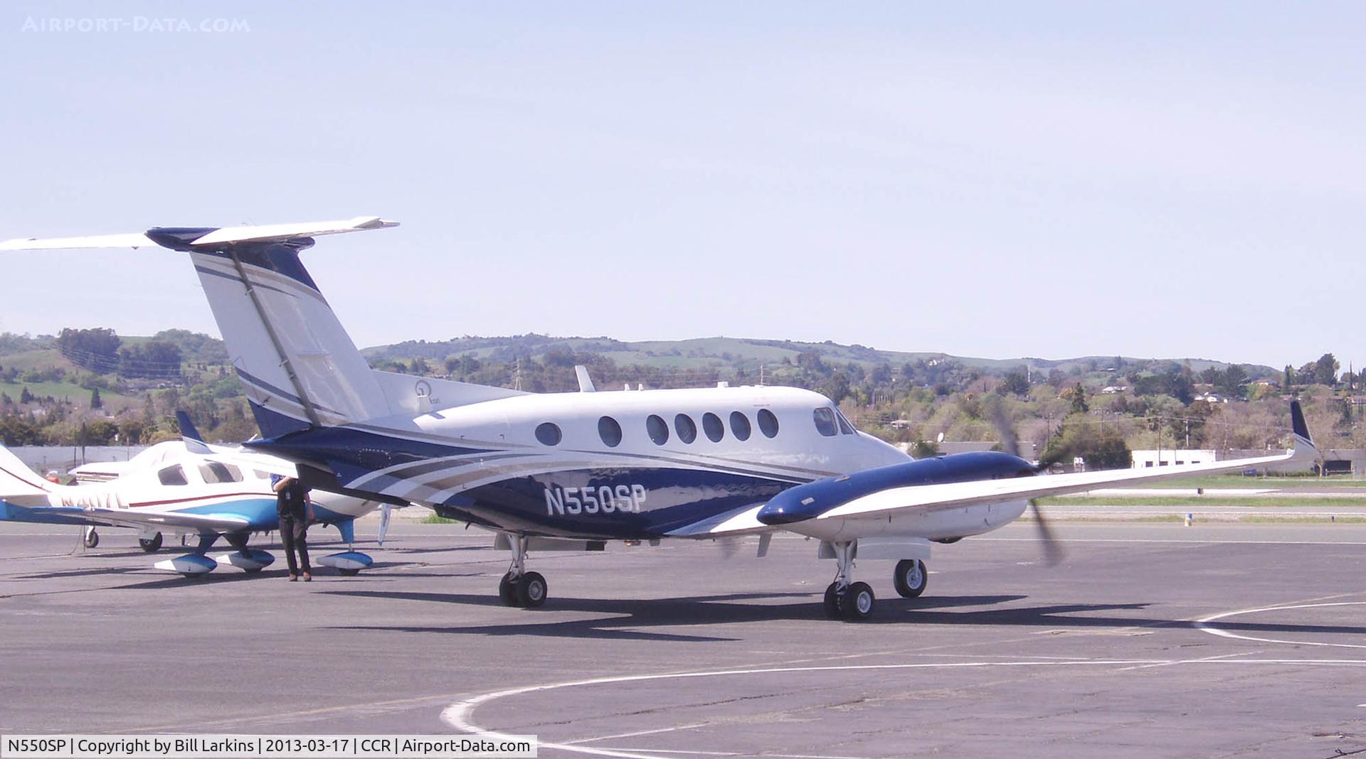 N550SP, 1997 Raytheon B200 King Air C/N BB-1572, Leaving Concord.