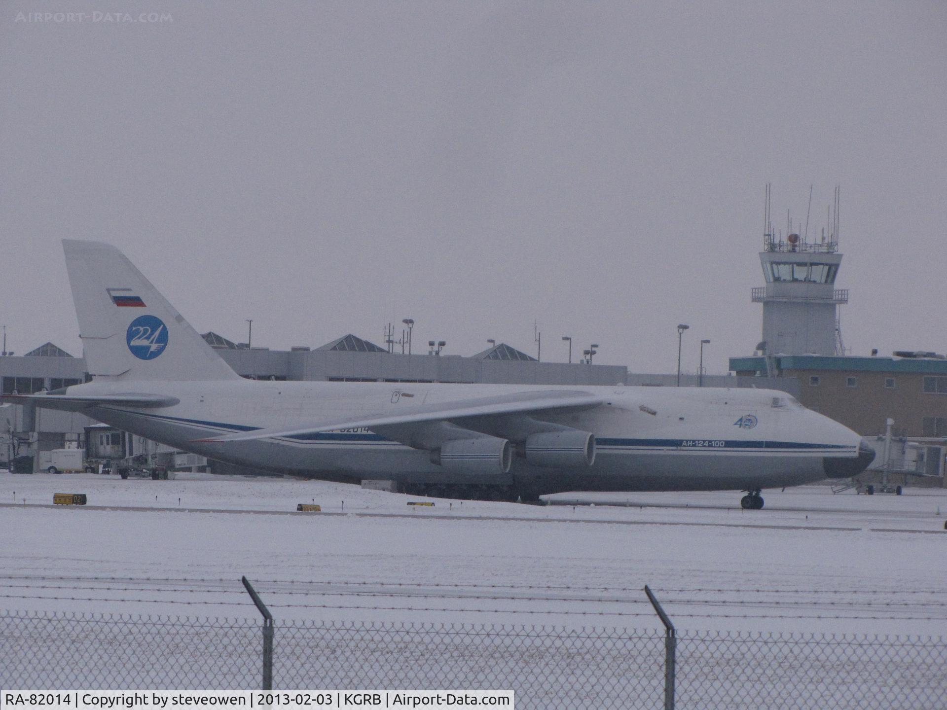 RA-82014, 1987 Antonov An-124-100 Ruslan C/N 9773054732039, At Green Bay on a winters day