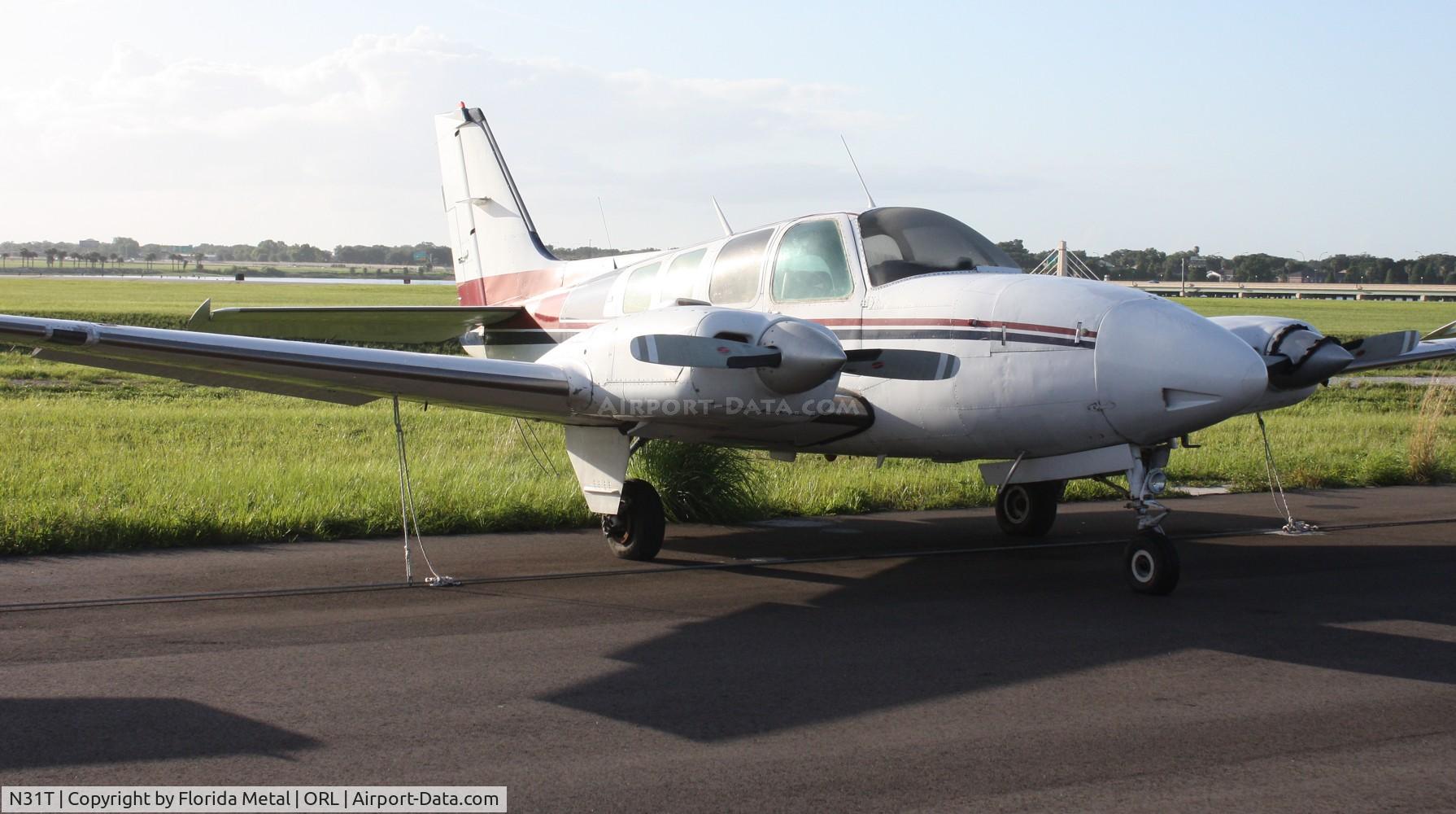 N31T, 1971 Beech 58 Baron C/N TH-121, Flight Express Beech 58