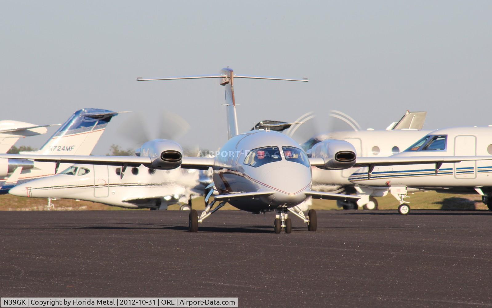 N39GK, 2000 Piaggio P-180 Avanti C/N 1039, Piaggio P180 at NBAA