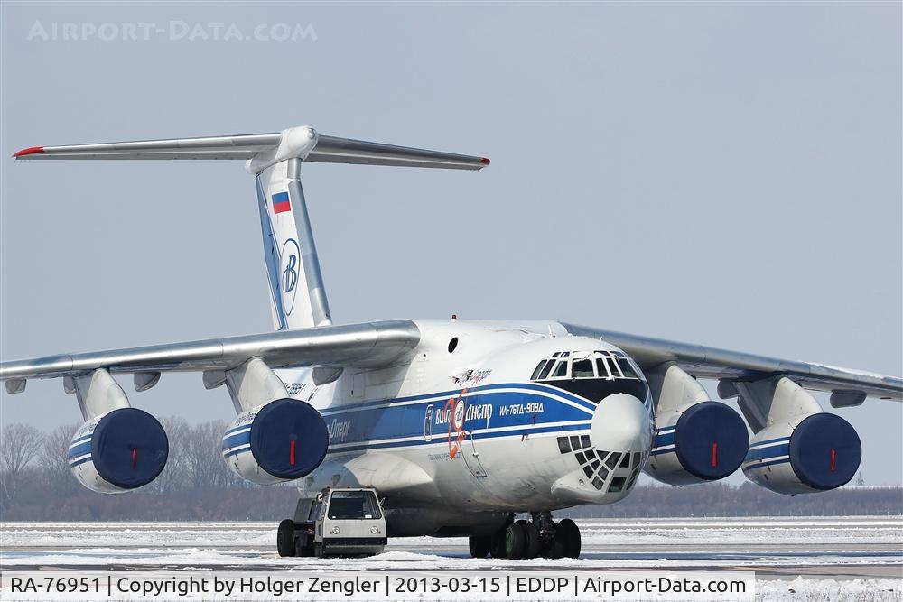 RA-76951, 2007 Ilyushin Il-76TD-90VD C/N 2073421704, World sensation at LEJ! First picture of an IL-76 mother with her 3 days old funny looking biddy under left wing....