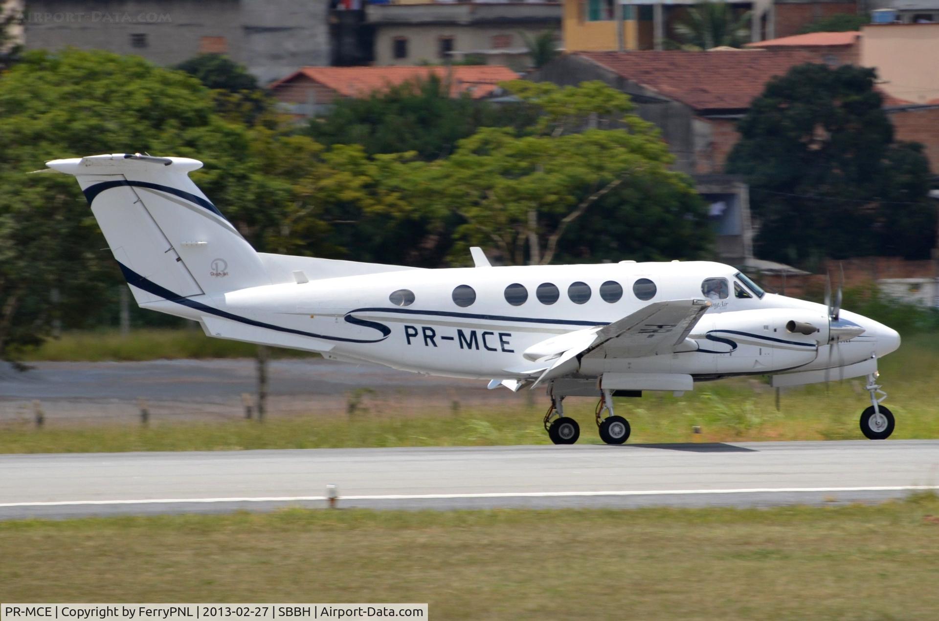 PR-MCE, Raytheon B200 King Air C/N BB-1890, Just landed