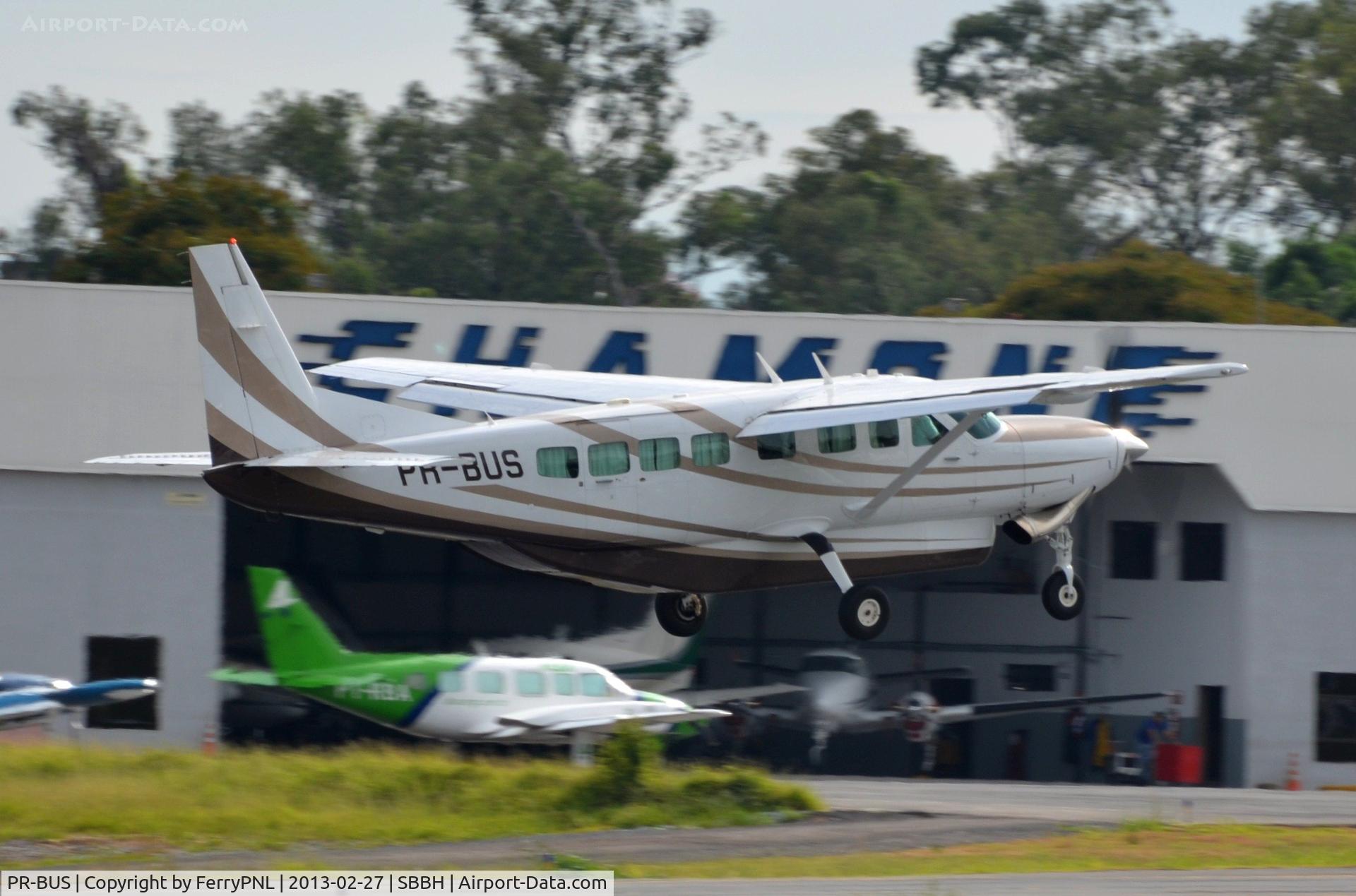 PR-BUS, Cessna 208B Grand Caravan C/N 208B-2272, Caravan landing in PLU