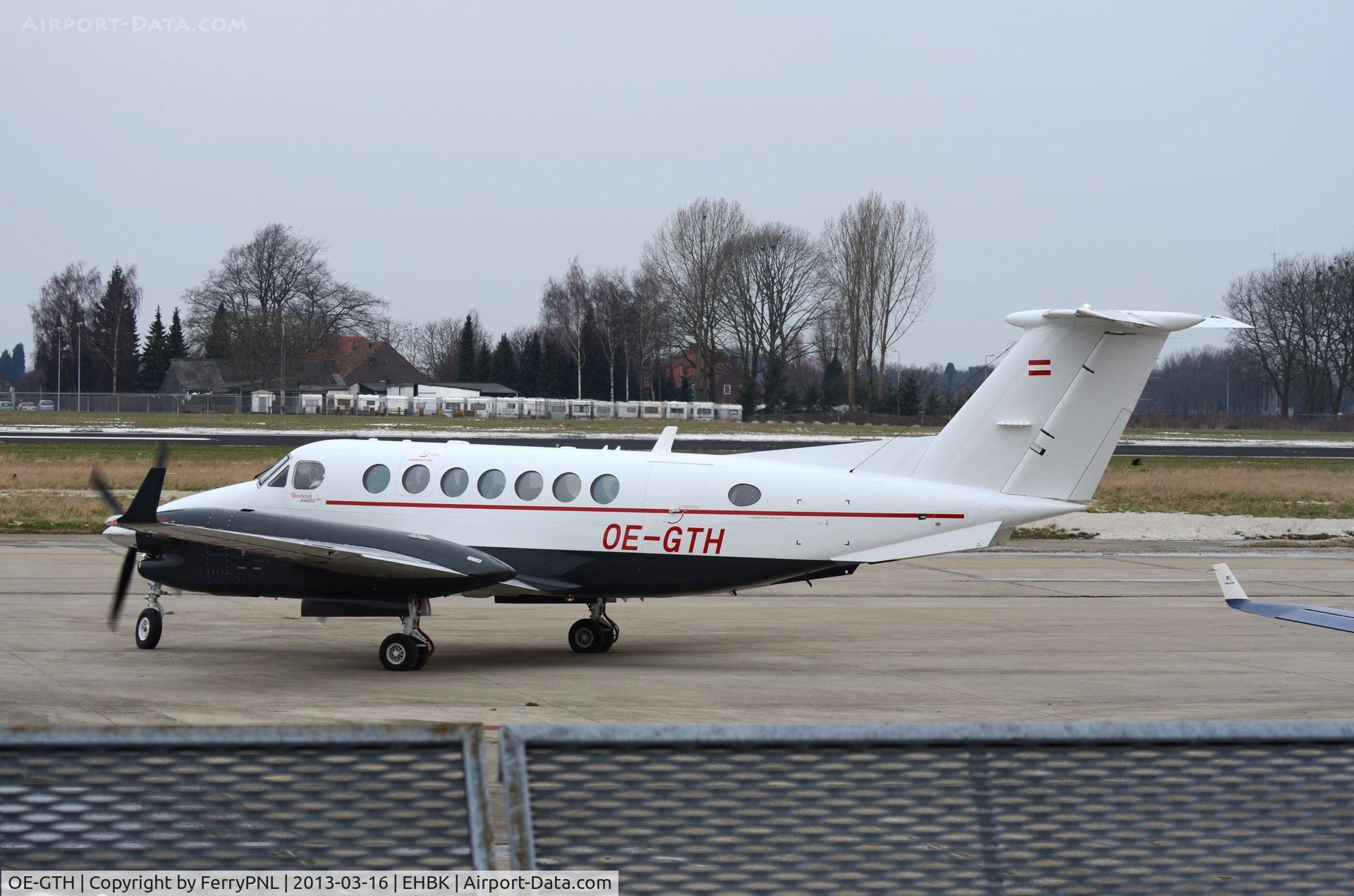 OE-GTH, 2010 Hawker Beechcraft 350i King Air C/N FL-702, Beech 300 visiting MST