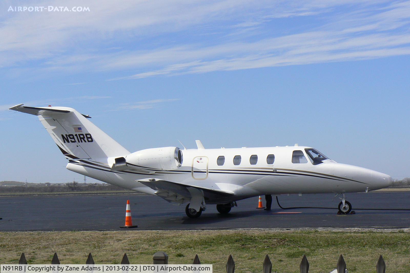 N91RB, 1995 Cessna 525 CitationJet CJ1 C/N 525-0124, At the Denton Municipal Airport
