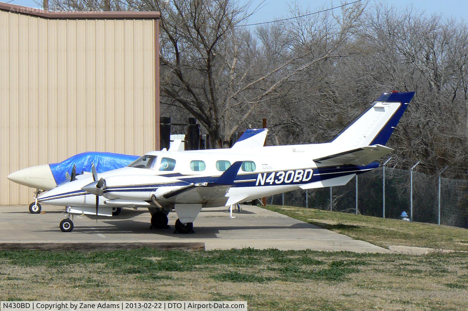 N430BD, 1977 Beech B-60 Duke C/N P-430, At the Denton Municipal Airport