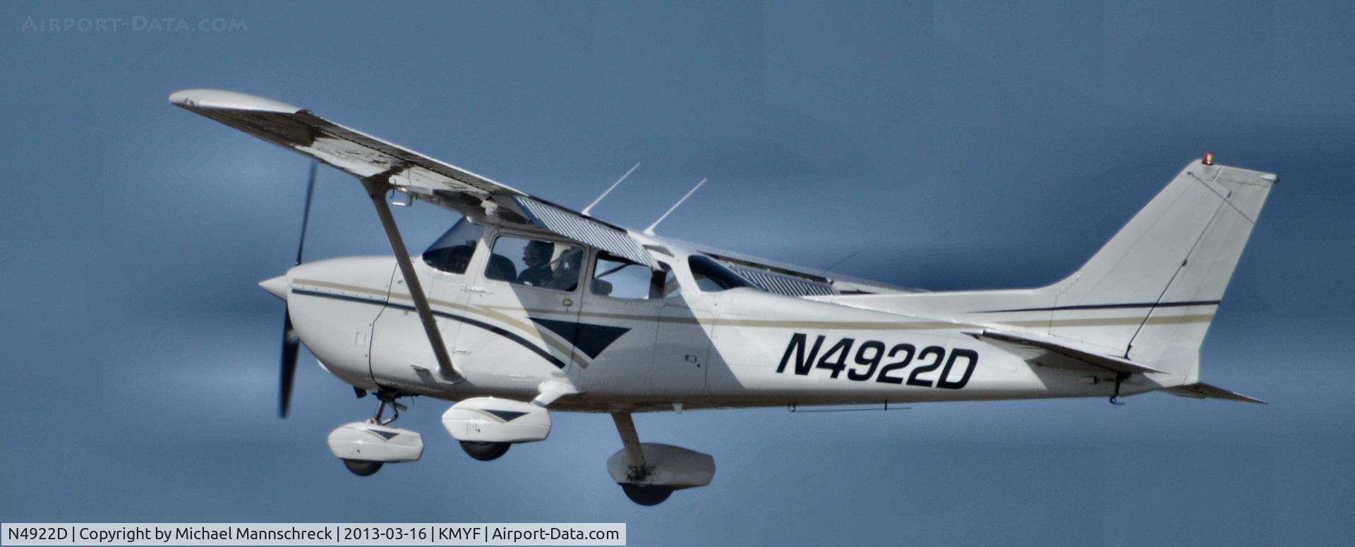 N4922D, 1979 Cessna 172N C/N 17272398, training