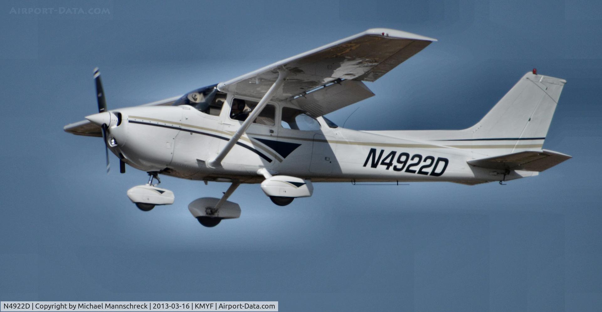 N4922D, 1979 Cessna 172N C/N 17272398, training