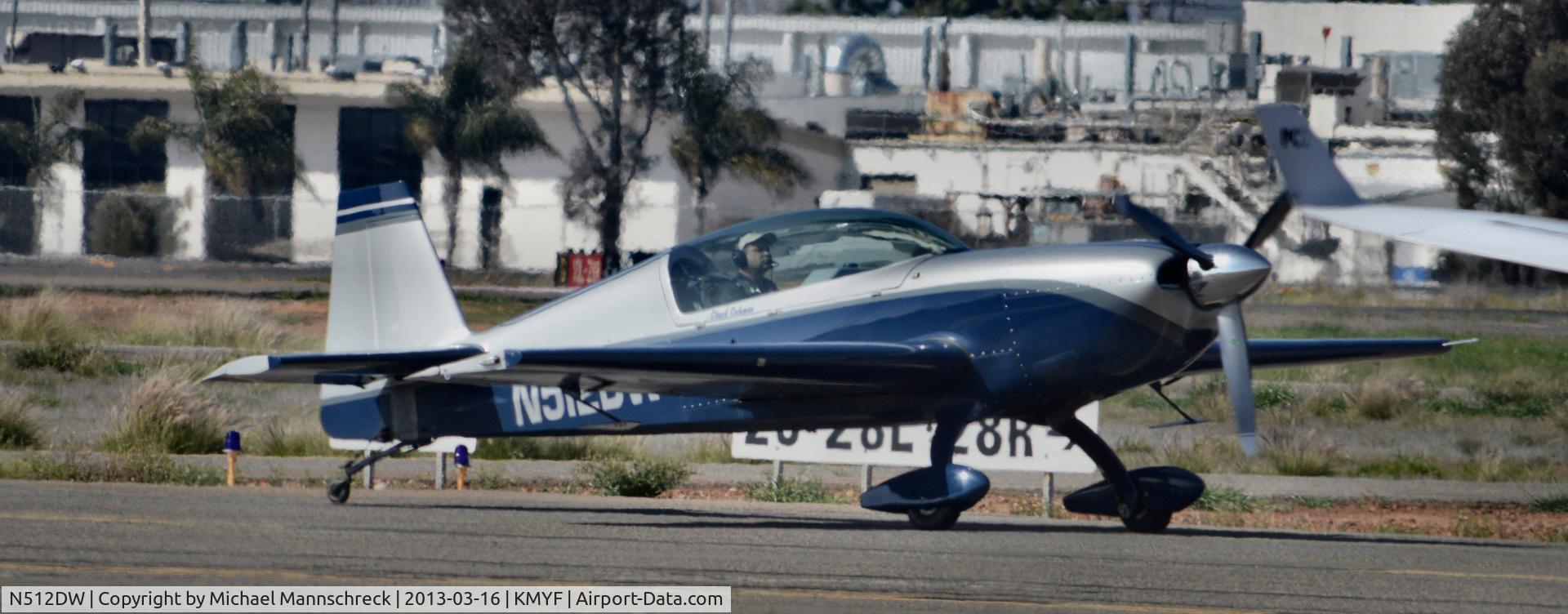 N512DW, 1996 Extra EA-300/L C/N 019, taxing