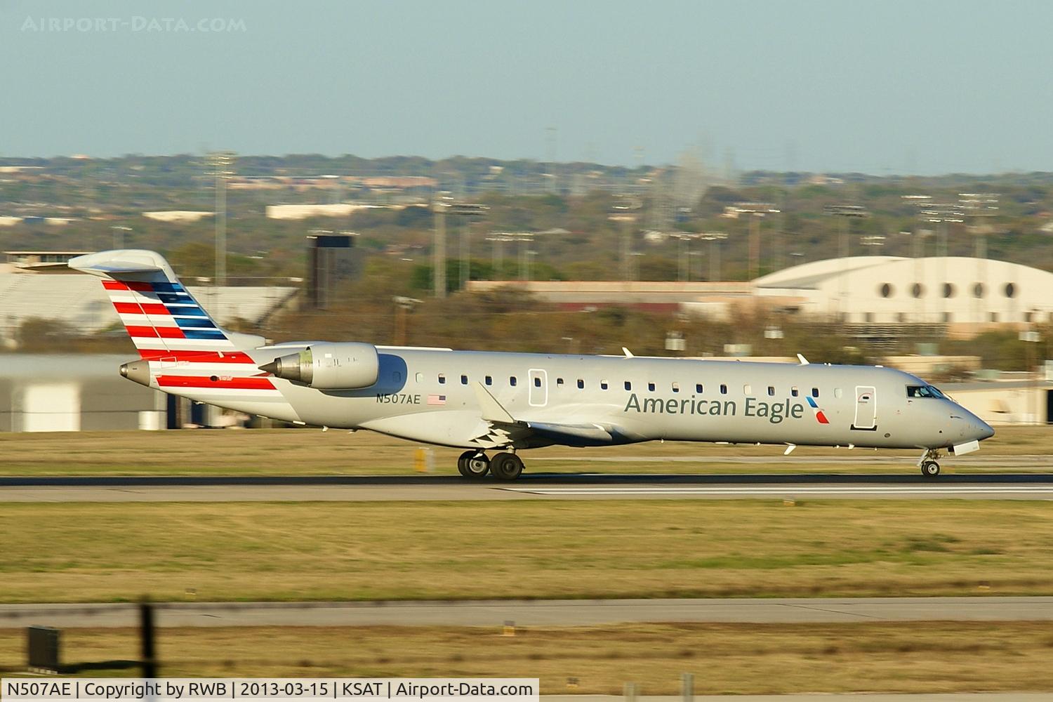 N507AE, 2002 Bombardier CRJ-701 (CL-600-2C10) Regional Jet C/N 10059, 12R departure