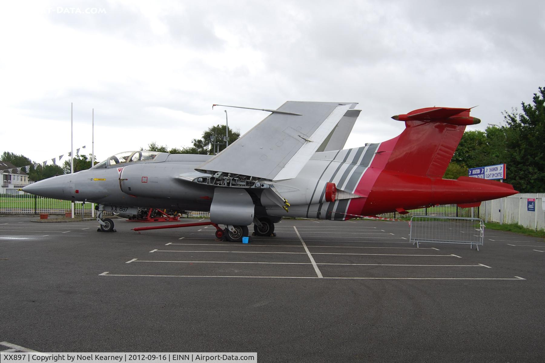 XX897, 1976 Hawker Siddeley Buccaneer S.2B C/N B3-02-75, Photographed on display at the ATLANTIC AIR VENTURE MUSEUM, SHANNON.