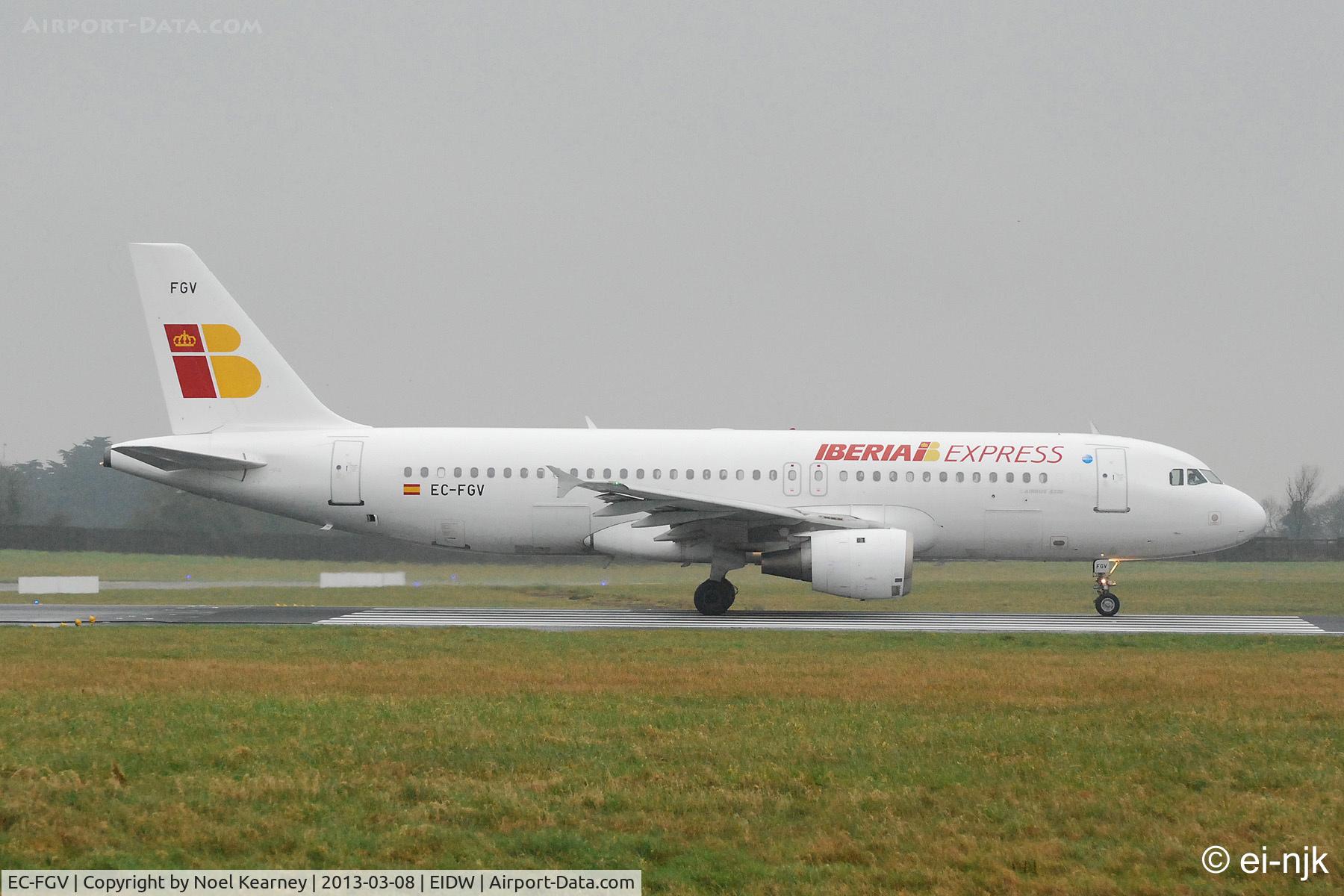 EC-FGV, 1991 Airbus A320-211 C/N 207, Seen about to depart off Rwy 10 at Dublin.