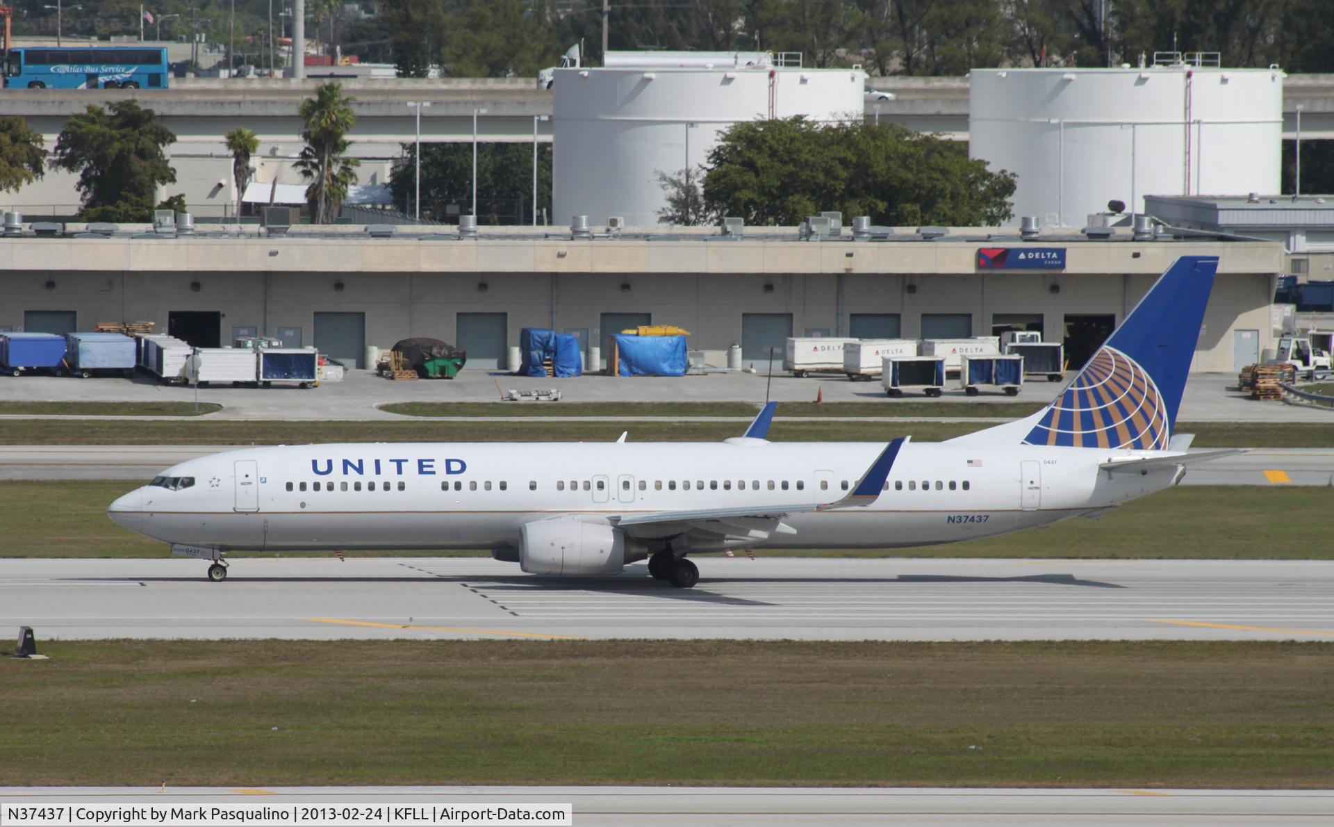 N37437, 2009 Boeing 737-924/ER C/N 33532, Boeing 737-900ER