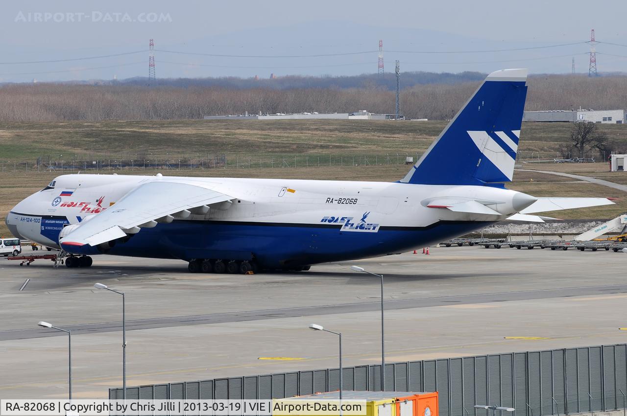 RA-82068, 1993 Antonov An-124-100 Ruslan C/N x770051359127, Polet Flight