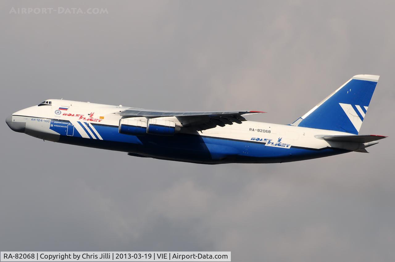 RA-82068, 1993 Antonov An-124-100 Ruslan C/N x770051359127, Polet Flight