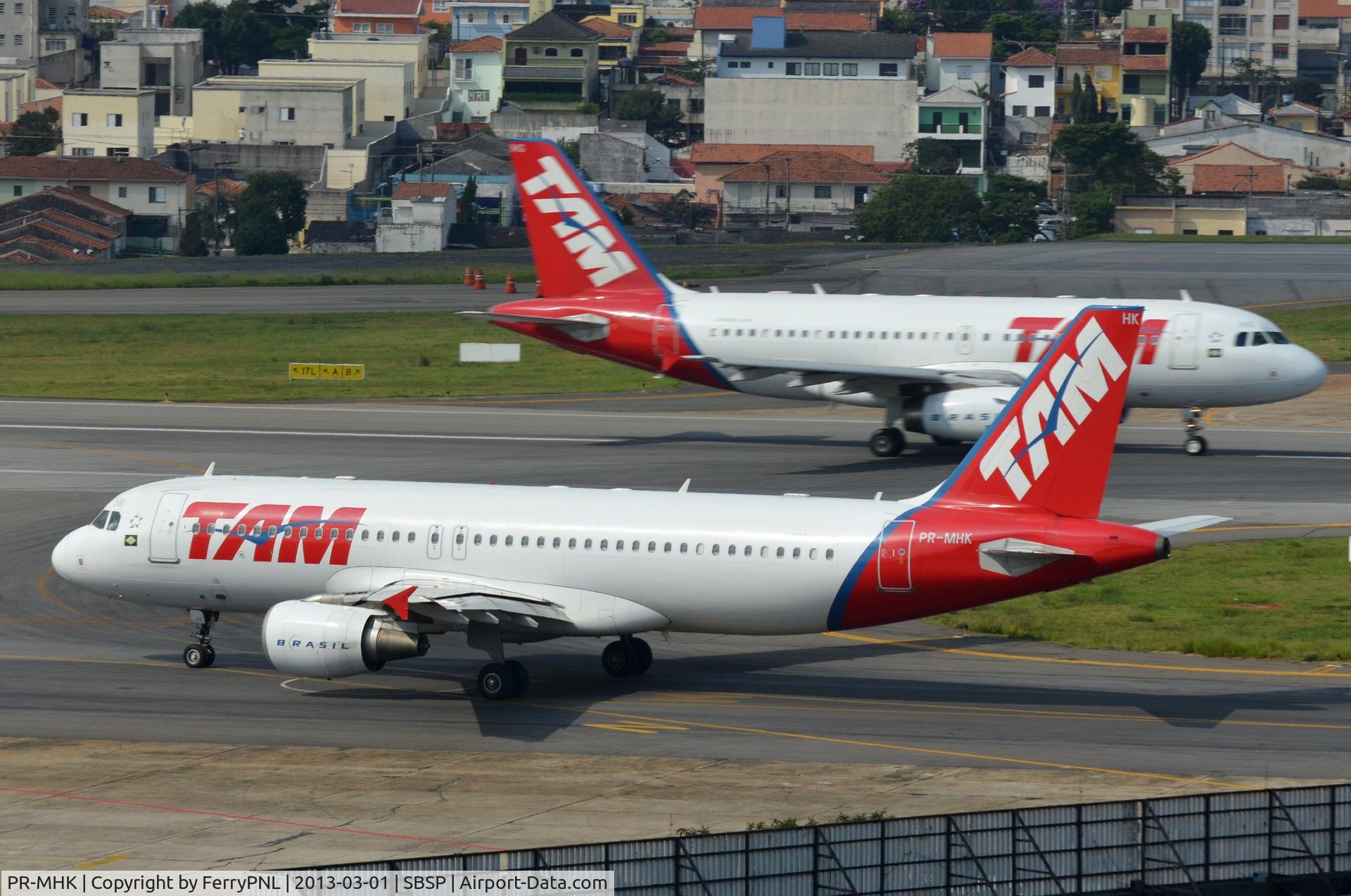 PR-MHK, 2007 Airbus A320-214 C/N 3058, TAM action in CGH