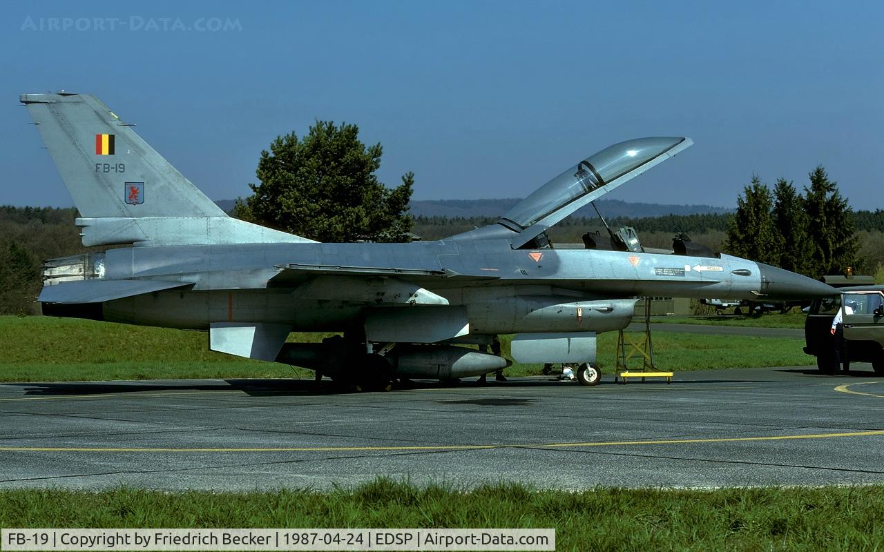 FB-19, SABCA F-16B Fighting Falcon C/N 6J-19, transient at Fliegerhorst Pferdsfeld