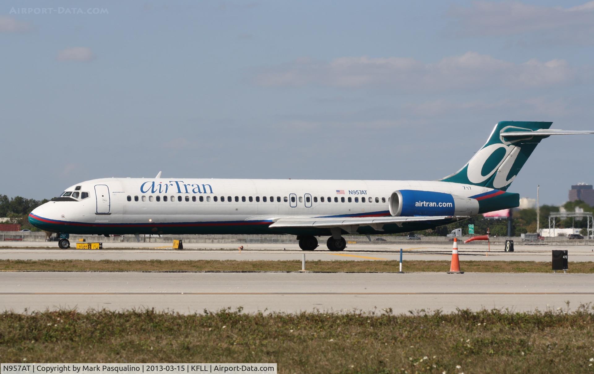 N957AT, 2000 Boeing 717-200 C/N 55019, Boeing 717-200
