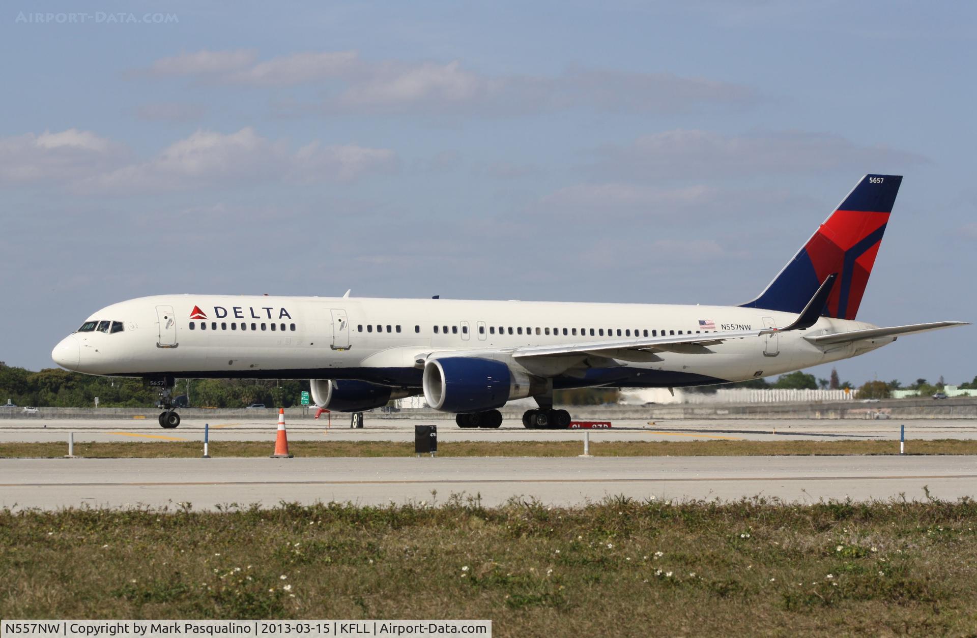 N557NW, 2002 Boeing 757-251 C/N 33393, Boeing 757-200
