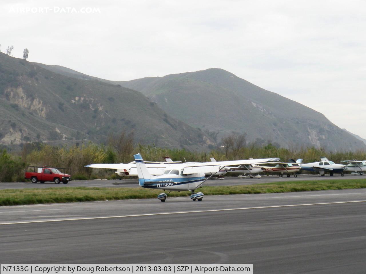 N7133G, 1969 Cessna 172K Skyhawk C/N 17258833, 1969 Cessna 172K, Lycoming O-320-E2D 150 Hp, landing roll Rwy 22