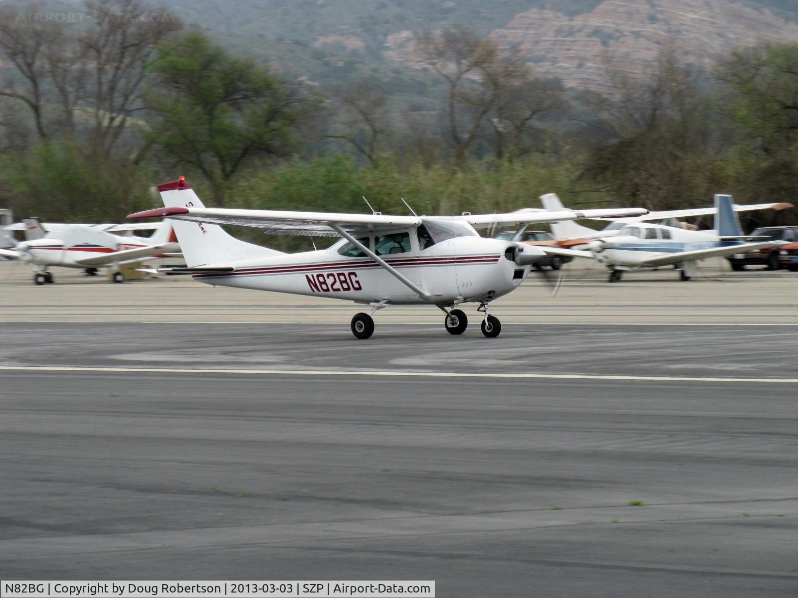 N82BG, 1964 Cessna 182G Skylane C/N 18255427, 1964 Cessna 182G SKY/SEALANE, Continental O-470 230 Hp, landing roll Rwy 22