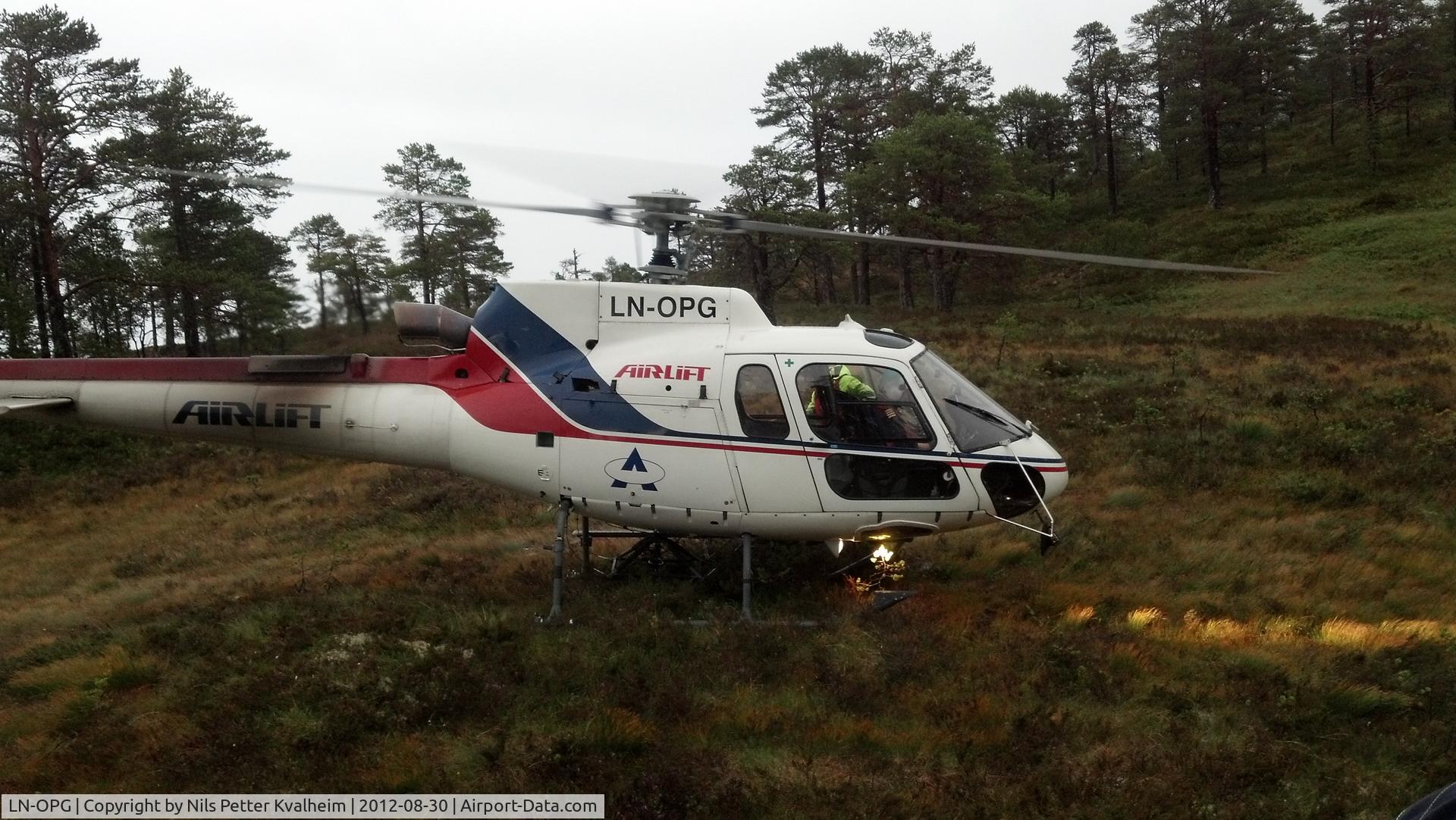 LN-OPG, Eurocopter AS-350B-3 Ecureuil Ecureuil C/N 3712, Passenger flight