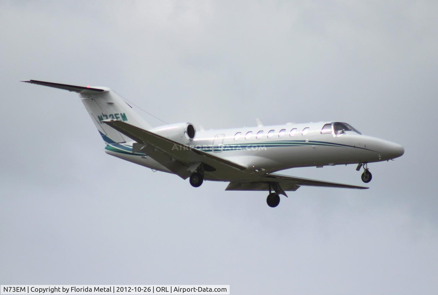 N73EM, 2006 Cessna 525B CitationJet CJ3 C/N 525B0123, Cessna CJ3 landing in strong winds for NBAA