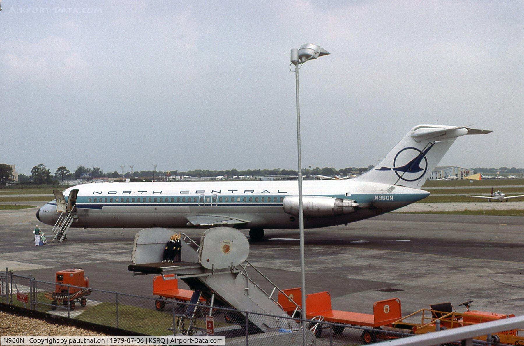 N960N, 1968 Douglas DC-9-31 C/N 47256, N960N in North Central colours at SRQ