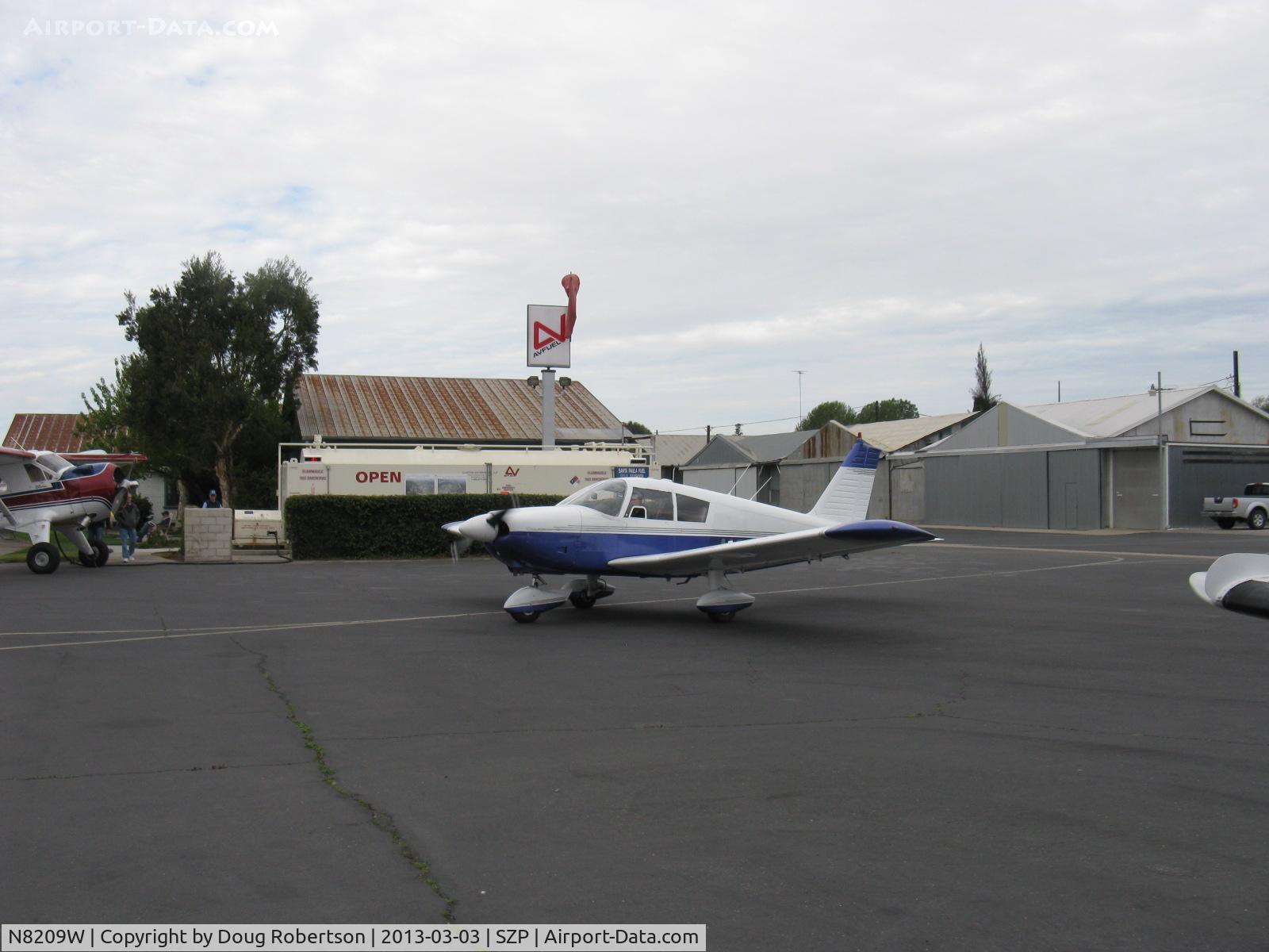 N8209W, 1965 Piper PA-28-180 Cherokee C C/N 28-2341, 1965 Piper PA-28-180 CHEROKEE, Lycoming O-360-A3A 180 Hp, taxi
