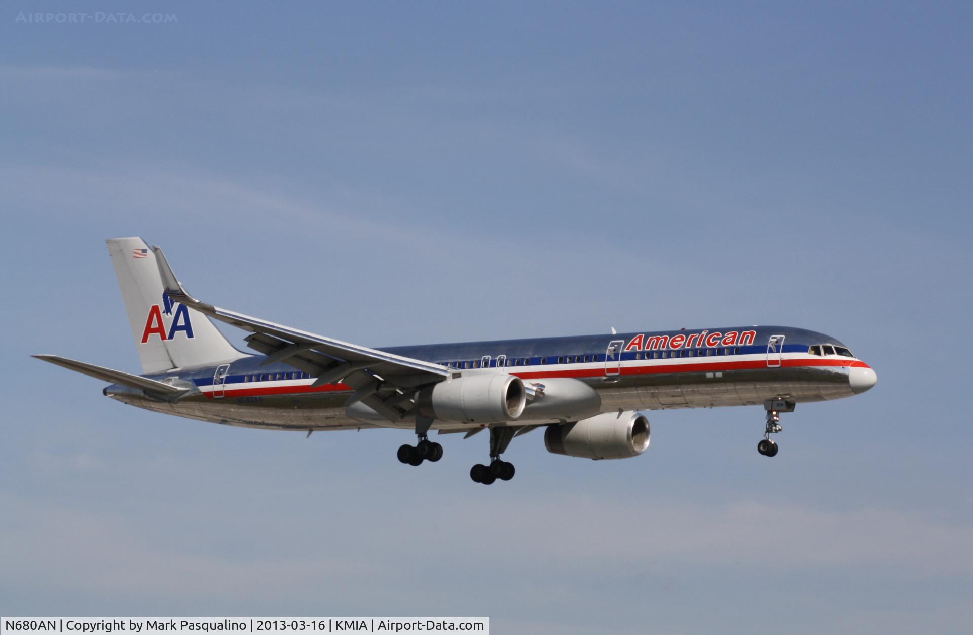 N680AN, 1999 Boeing 757-223 C/N 29590, Boeing 757-200