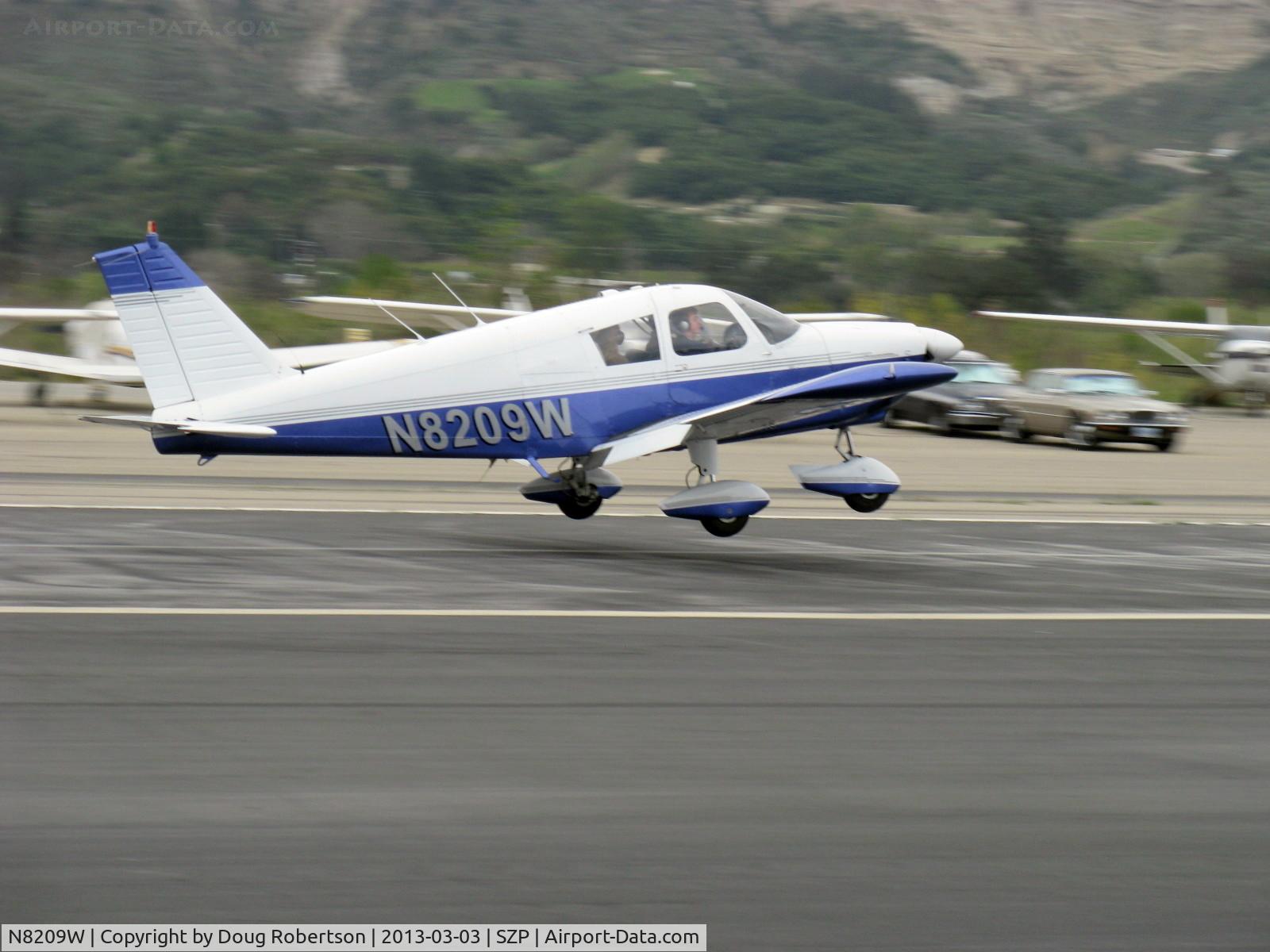 N8209W, 1965 Piper PA-28-180 Cherokee C C/N 28-2341, 1965 Piper PA-28-180 CHEROKEE, Lycoming O-360-A3A 180 Hp, landing Rwy 22