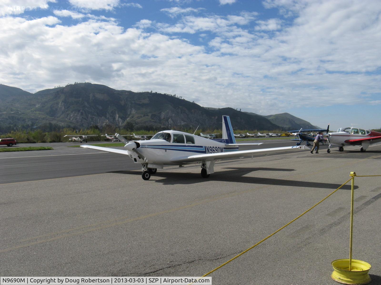N9690M, 1966 Mooney M20C Ranger C/N 670026, 1966 Mooney M20C Mark 21, Lycoming O&VO-360 180 Hp, taxi back after landing