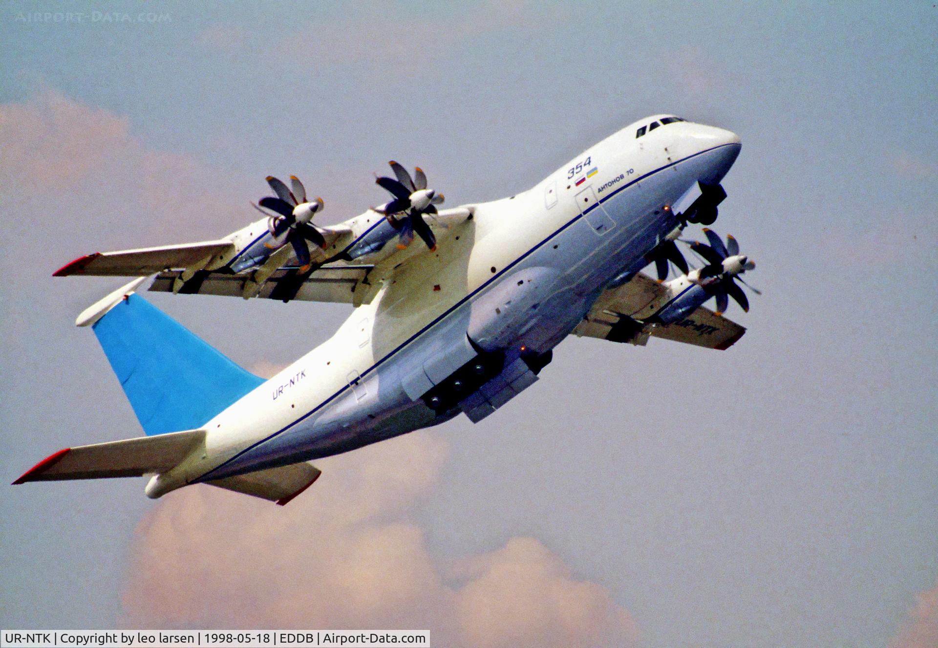 UR-NTK, Antonov An-70 C/N 770102, Berlin Air Show 18.5.98