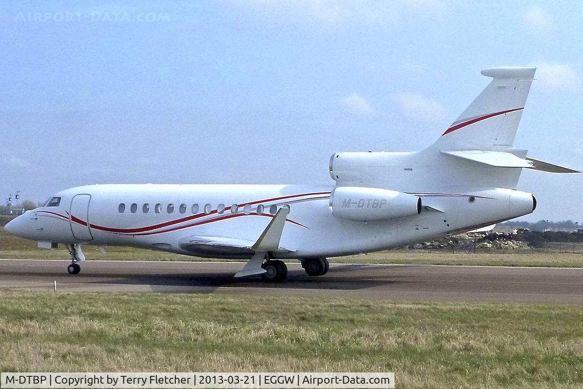 M-DTBP, 2012 Dassault Falcon 7X C/N 168, 2012 Dassault Falcon 7X, c/n: 168 taxying in at Luton