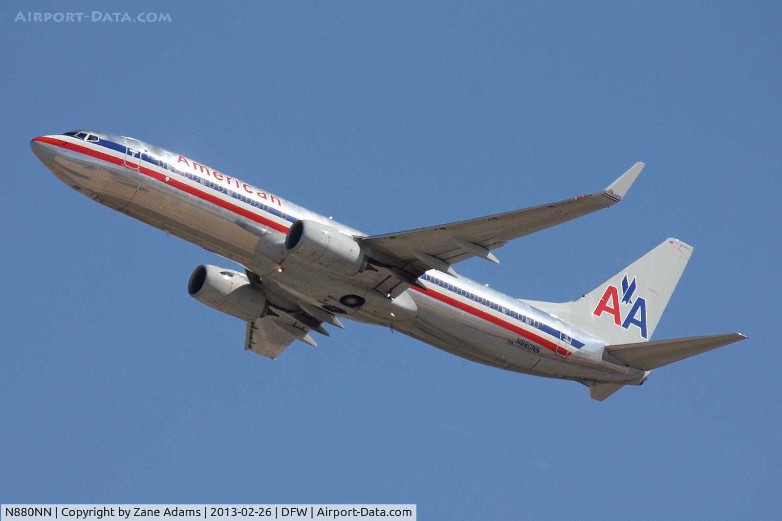 N880NN, 2011 Boeing 737-823 C/N 40769, American Airlines at DFW Airport