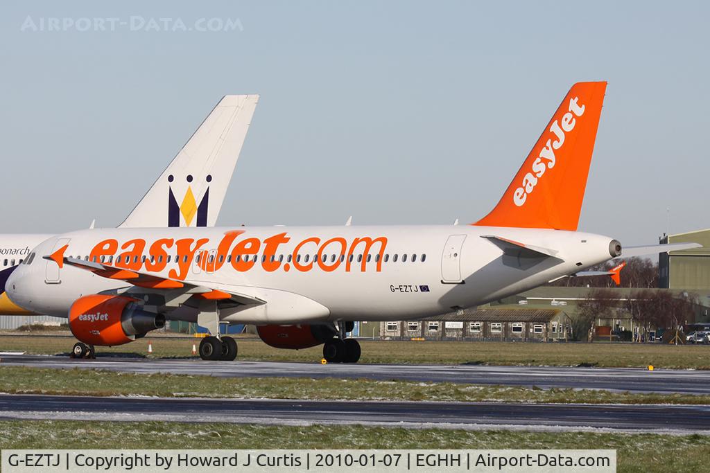 G-EZTJ, 2009 Airbus A320-214 C/N 3979, easyJet, a diversion here.