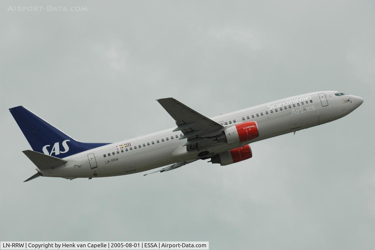 LN-RRW, 2004 Boeing 737-883 C/N 32277, Scandinavian Airlines Boeing 737-800 taking off from Stockholm Arlanda airport, Sweden.