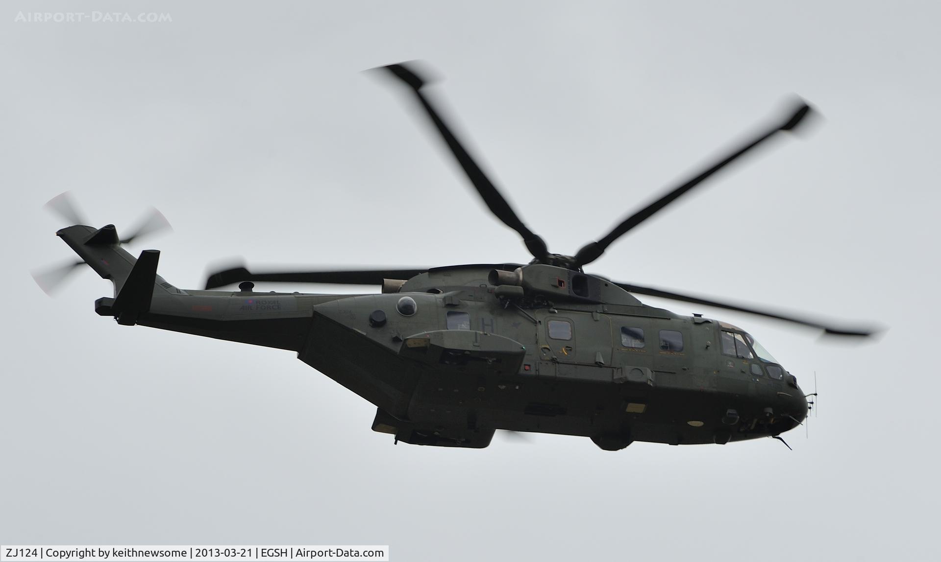 ZJ124, Westland Merlin HC.3 C/N 50133/RAF08, NDB app to 09 !