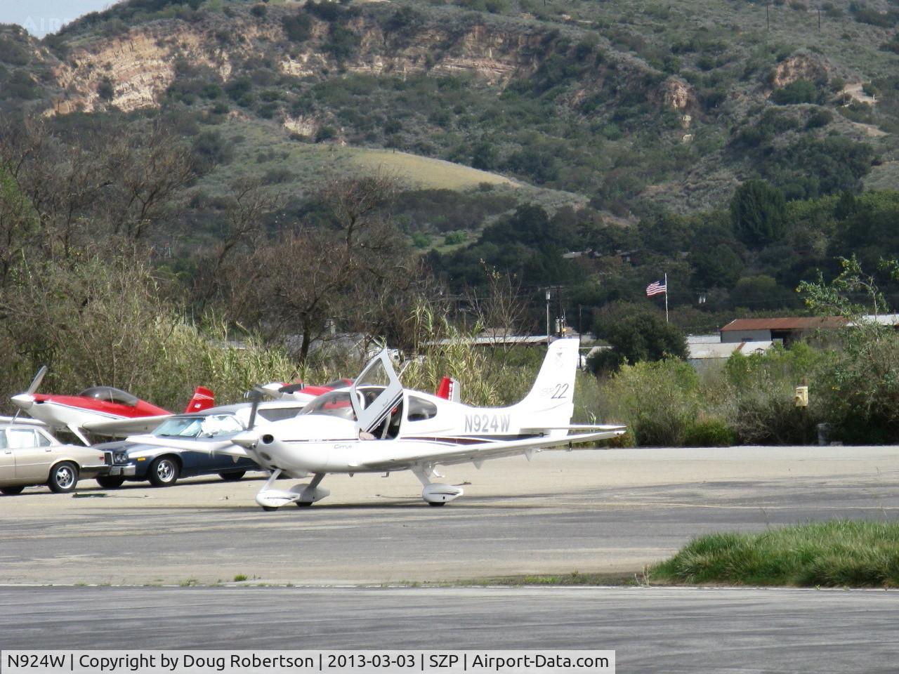 N924W, 2001 Cirrus SR22 C/N 0048, 2001 Cirrus SR22, Continental IO-550-N 310 Hp