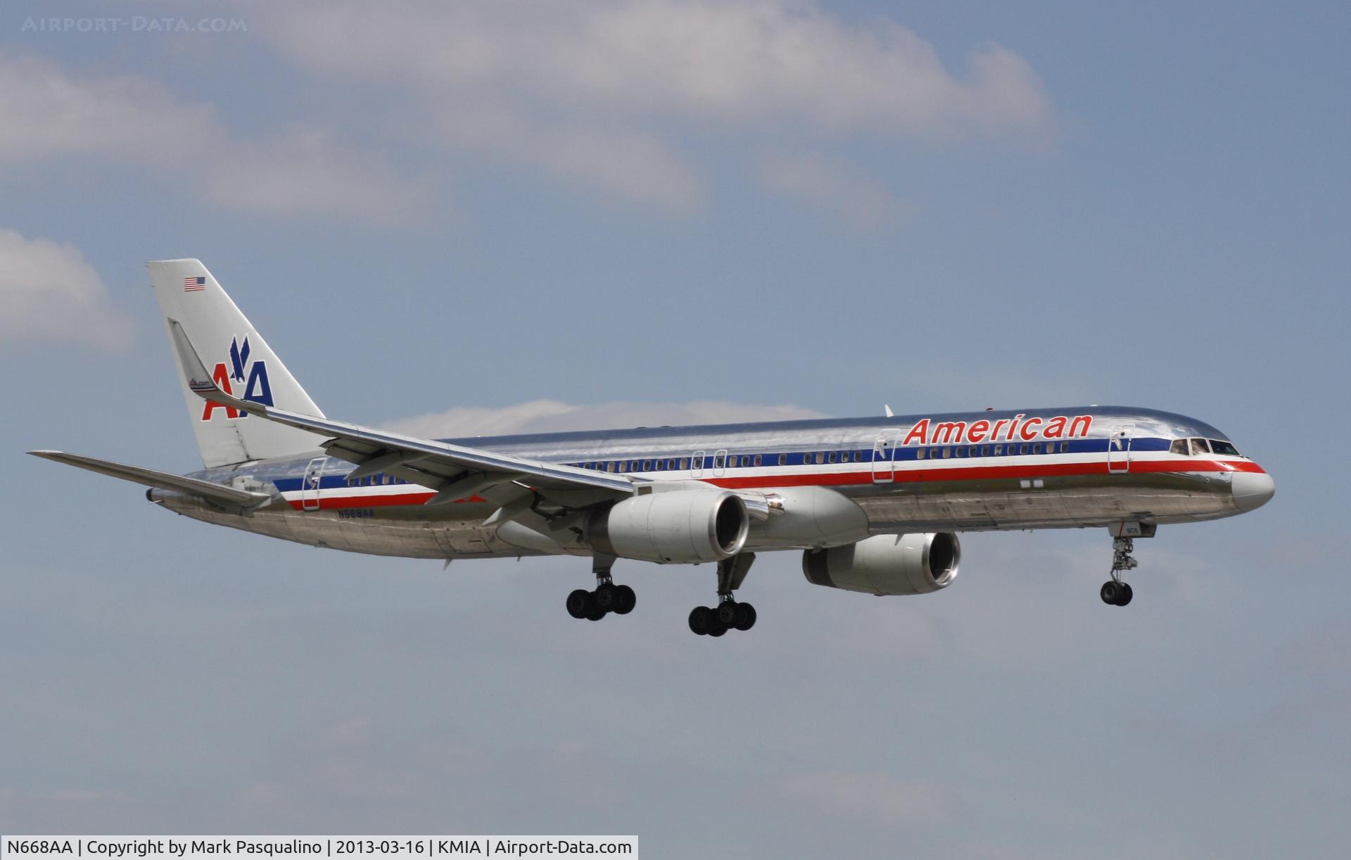 N668AA, 1992 Boeing 757-223 C/N 25333, Boeing 757-200